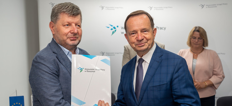 Od lewej: rektor prof. Piotr Koszelnik, marszałek Władysław Ortyl,