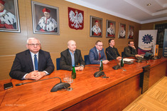 Od lewej: prof. PRz A. Marciniec, prof. J. Sęp, dr P. Wais, mgr inż. M. Klimczyk,