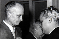 Uroczystość odsłonięcia muralu doc. Romana Niedzielskiego